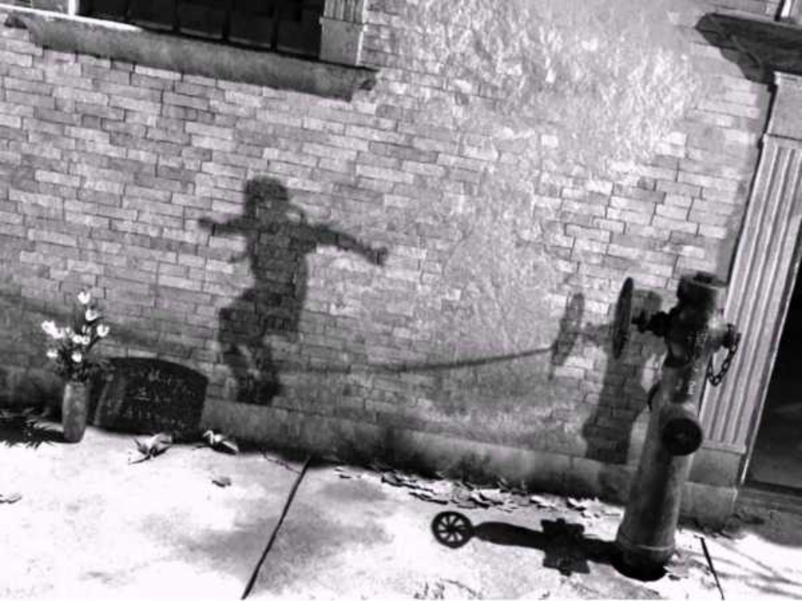 As sombras de Nagasaki são marcas deixadas pela explosão atômica de 9 de agosto de 1945.