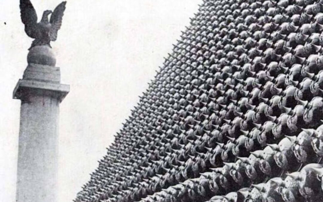 Derrota da Alemanha na Primeira Guerra: Capacetes Empilhados