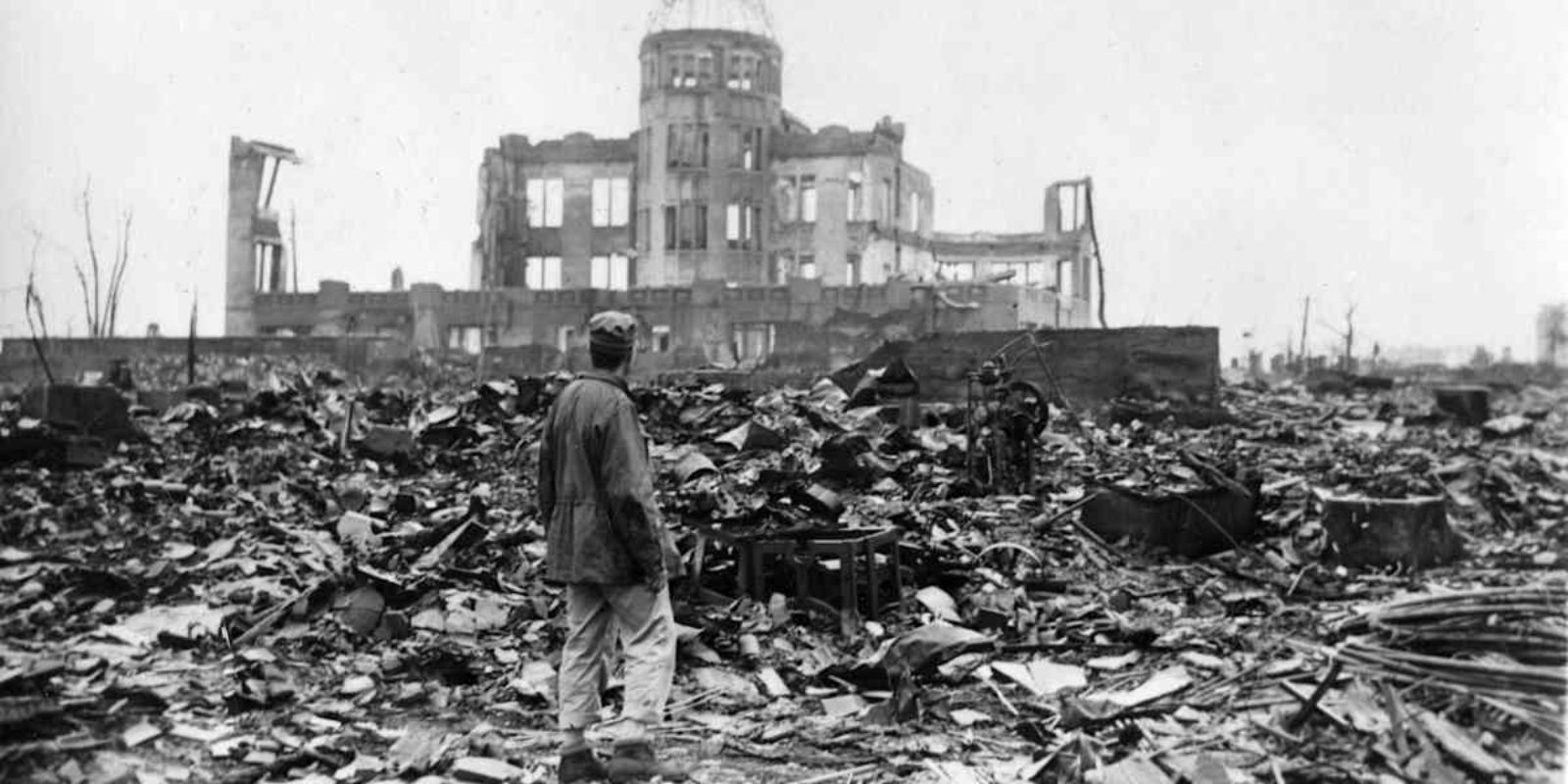 Rosa de Hiroshima: A Poesia como Memorial da Bomba Atômica