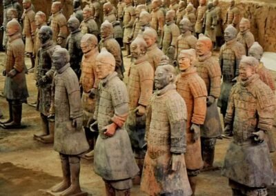 O Exército de Terracota do imperador chinês Qin Shi Huang é um testemunho monumental da ambição, poder e crenças espirituais da antiga China.
