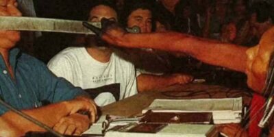 Em um momento de tensão, Índia Tuíra colocou um facão no rosto do presidente da Eletronorte, José Muniz Lopes. Esse gesto simbolizou a resistência dos povos indígenas contra os projetos que ameaçavam suas terras.