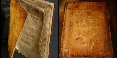 O livro conta a história da Conspiração da Pólvora é uma peça histórica perturbadora e única. Encadernado com a pele de Henry Garnet, um dos participantes da conspiração católica de 1605, o livro oferece um relato sombrio e visceral sobre a tentativa de explodir o Parlamento inglês.