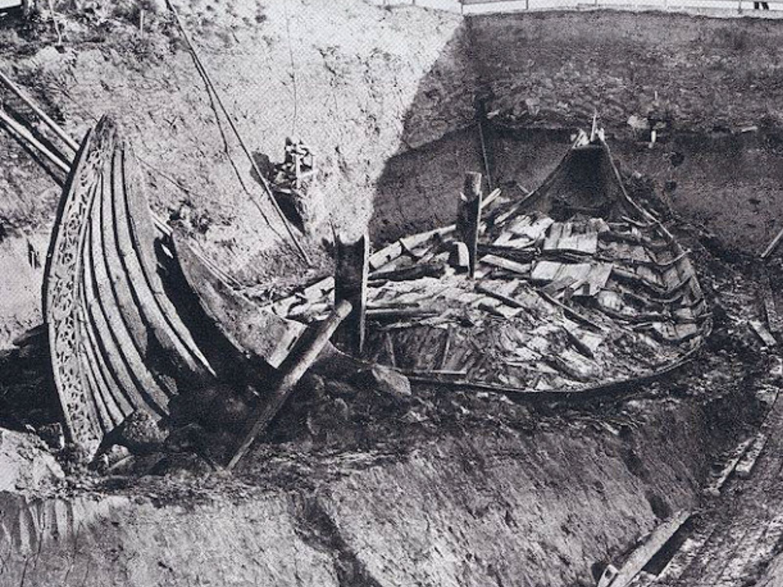 O Navio Oseberg é uma das descobertas arqueológicas mais significativas da era Viking. Datado de 834 d.C., foi encontrado no Fiorde de Oslo, na Noruega, e escavado entre 1904 e 1905 pelos arqueólogos Haakon Shetelig, da Noruega, e Gabriel Gustafson, da Suécia.