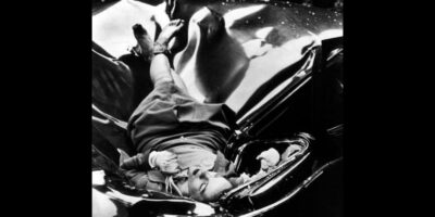 “O mais belo suicídio” (“The Most Beautiful Suicide”). Fotografia de 1947.