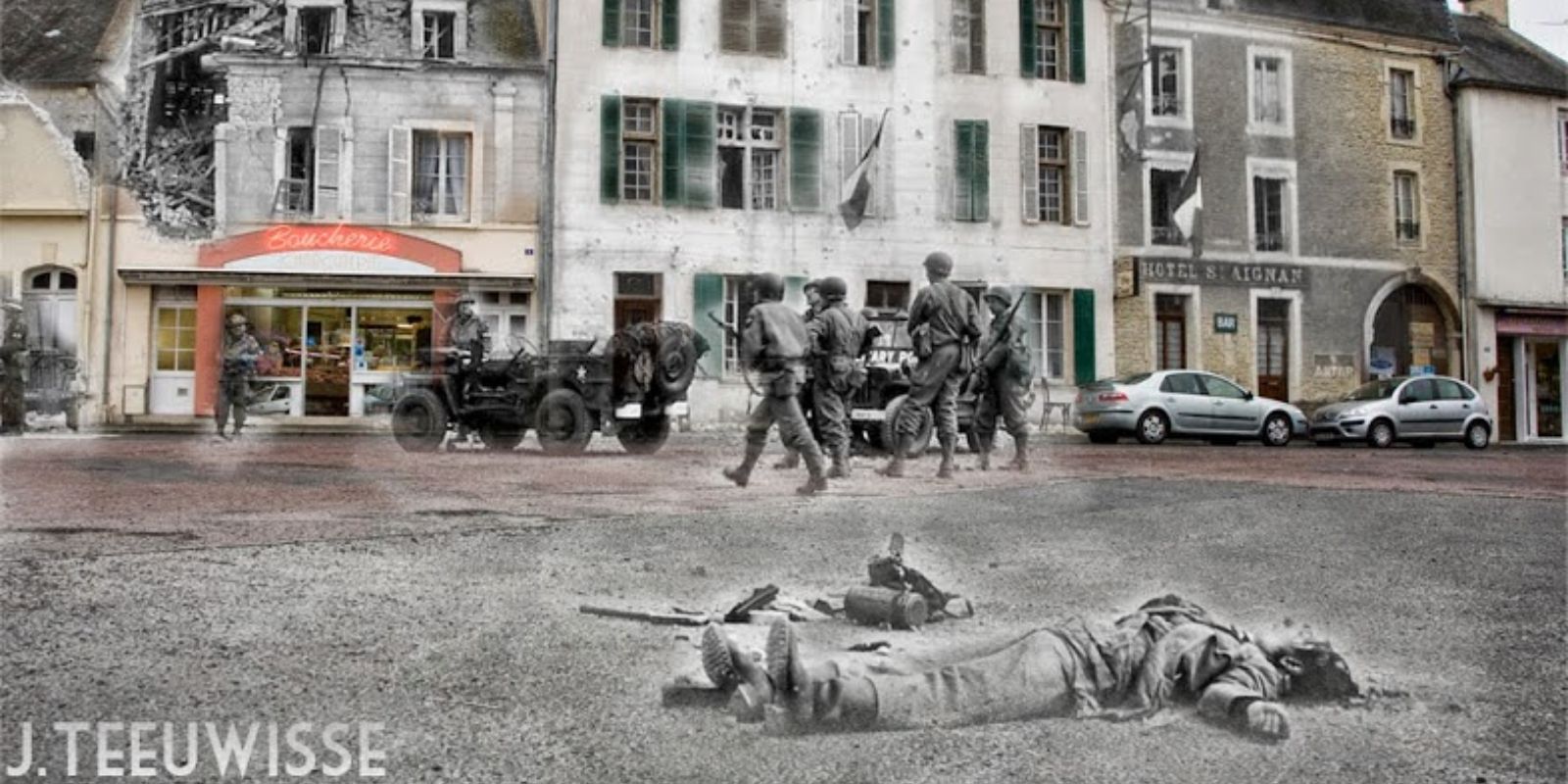 Civis e soldados aliados se reúnem na Place du Marché em 10 de junho de 1944, dias após a libertação, sobrepostos a uma imagem atual da mesma praça com seu mercado funcionando normalmente.