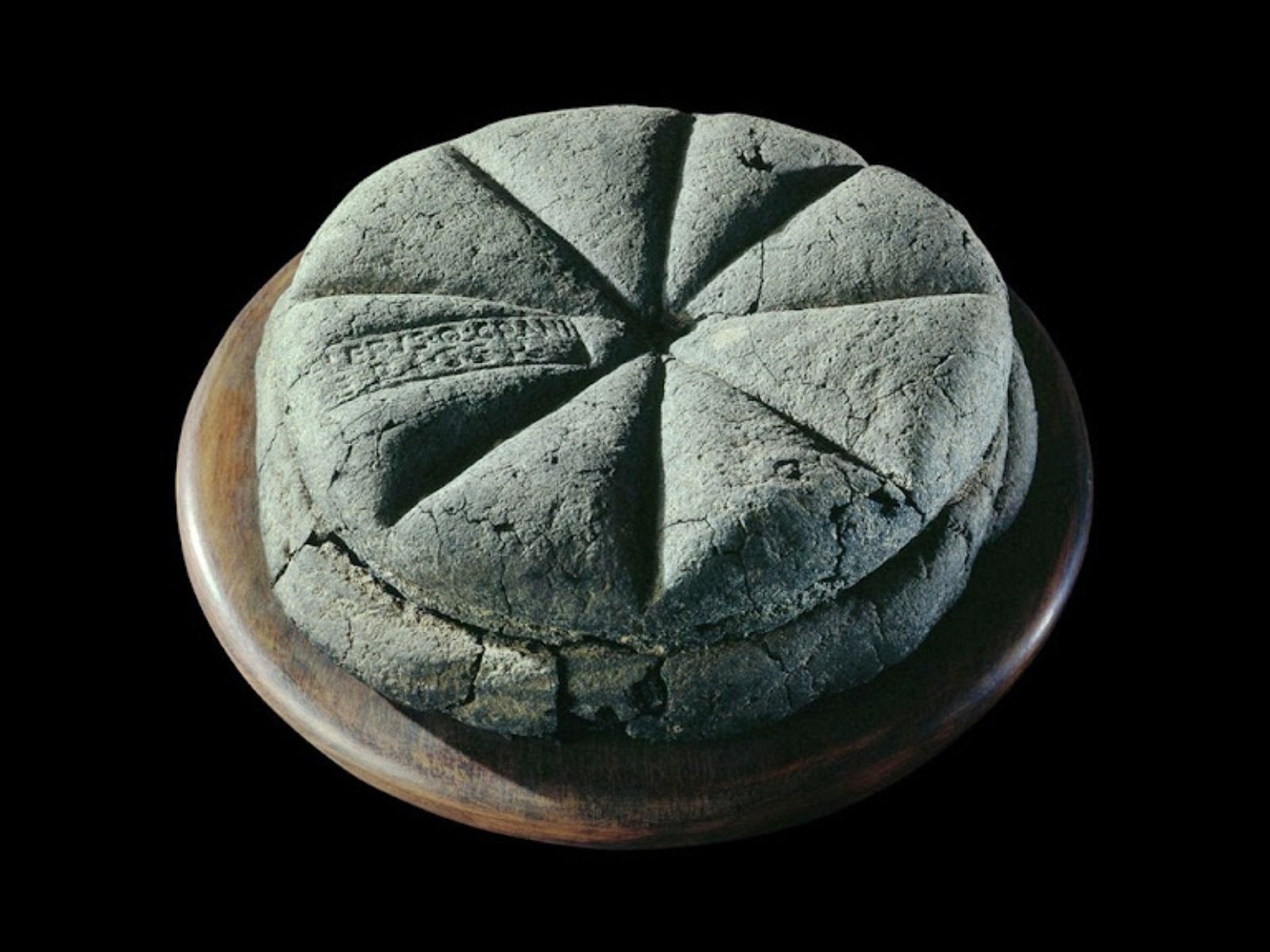 Um pão carbonizado foi encontrado em um forno em Pompeia ilustra o costume da época. Um pão carbonizado foi encontrado em um forno em Pompeia ilustra o costume da época.