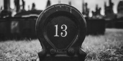 A sexta-feira 13 é considerada um dia de azar em diversas culturas ao redor do mundo.