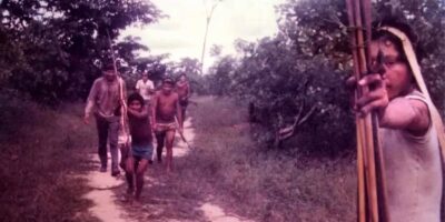 Os Waimiri-Atroari são um grupo indígena que habita as regiões do norte do Brasil, principalmente nos estados do Amazonas e Roraima. Eles falam uma língua da família Karib e possuem uma rica cultura e tradição que resistiram a várias tentativas de colonização ao longo do século XX